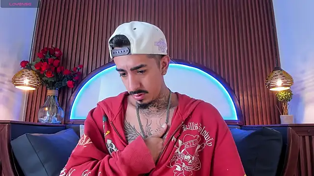 Donovan Desmond online show from November 28, 8:22 pm