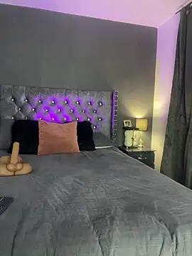 Snapshot of sofii_escobar chatting on March 1, 5:20 am sofii escobar online show from March 1, 5:20 am