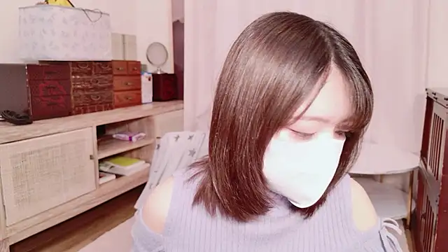 Azusa DoMybest online show from March 18, 6:38 am