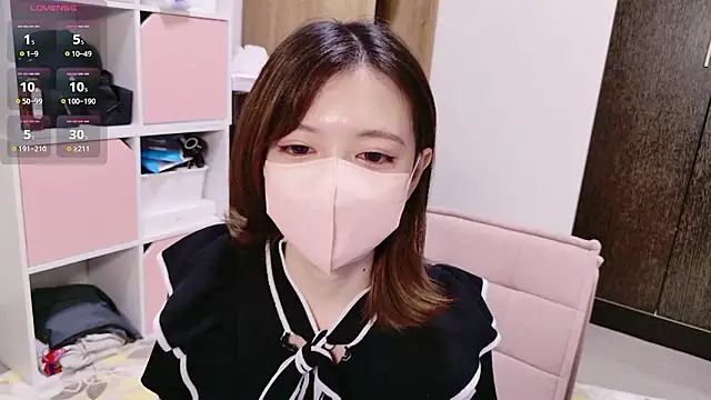 Azusa DoMybest online show from April 12, 6:07 am