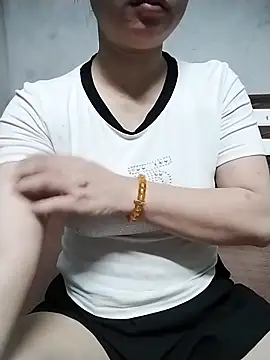 Snapshot of Mie_rose chatting on April 22, 1:23 pm Mie rose online show from April 22, 1:23 pm