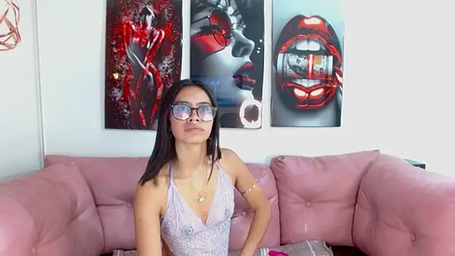 Snapshot of Miahotcs1 chatting on November 15, 12:13 pm Miahotcs1 online show from November 15, 12:13 pm