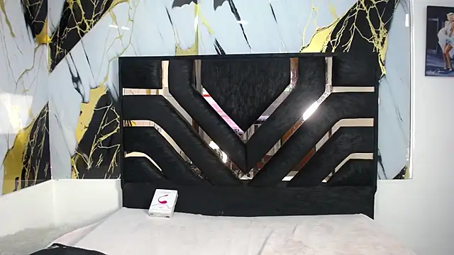 Snapshot of Miahotcs1 chatting on February 11, 2:11 pm Miahotcs1 online show from February 11, 2:11 pm