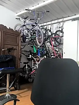 Snapshot of RejoinedLescol chatting on September 17, 4:25 am RejoinedLescol online show from September 17, 4:25 am