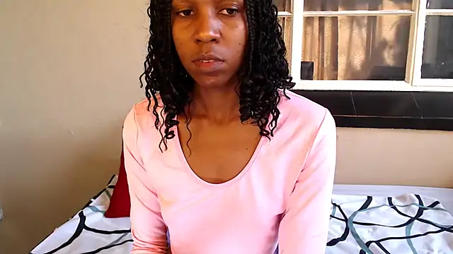 Snapshot of PetiteEbonyBabe chatting on November 6, 6:58 am PetiteEbonyBabe online show from November 6, 6:58 am