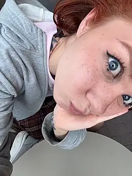 RosieSecret online show from May 17, 8:01 am