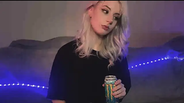 snowy lisa online show from February 3, 11:59 am