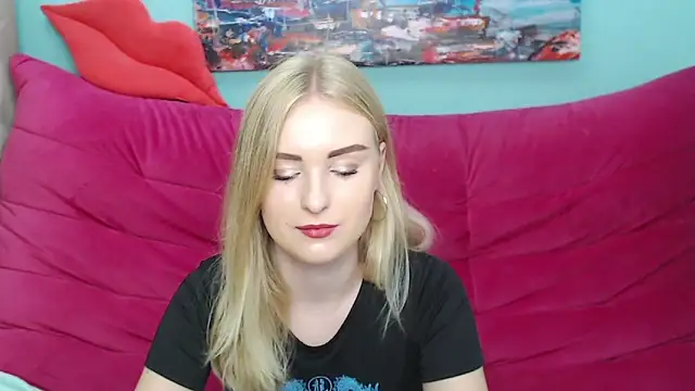 Snapshot of SofySofty chatting on September 18, 4:47 am SofySofty online show from September 18, 4:47 am