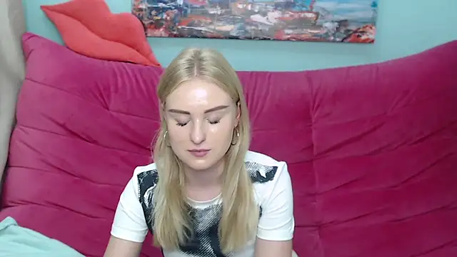 Snapshot of SofySofty chatting on October 4, 4:49 pm SofySofty online show from October 4, 4:49 pm