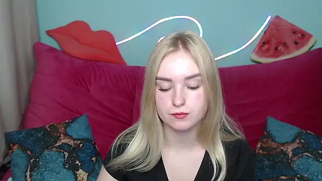 Snapshot of SofySofty chatting on November 6, 5:41 am SofySofty online show from November 6, 5:41 am