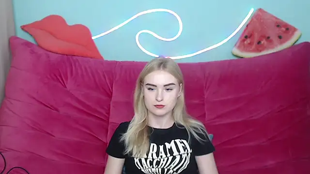 Snapshot of SofySofty chatting on November 8, 6:02 am SofySofty online show from November 8, 6:02 am