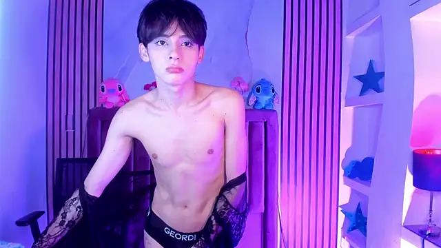 Snapshot of MathiasGreen_ chatting on December 5, 3:04 am MathiasGreen online show from December 5, 3:04 am