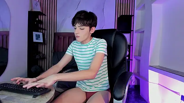 MathiasGreen  online show from July 15, 7:08 pm