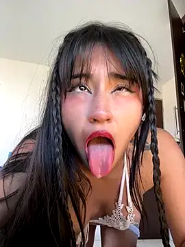 Snapshot of _Layla69_ chatting on September 15, 9:37 pm Layla69 online show from September 15, 9:37 pm