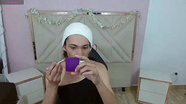 Snapshot of Chipi_tay chatting on November 29, 7:06 pm Chipi tay online show from November 29, 7:06 pm