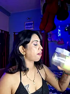 Love Beauty01 online show from April 3, 6:39 pm