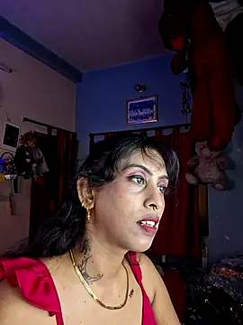 Snapshot of Love_Beauty01 chatting on June 4, 6:47 pm Love Beauty01 online show from June 4, 6:47 pm
