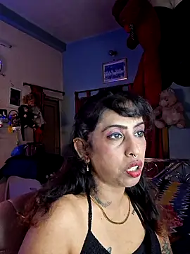 Snapshot of Love_Beauty01 chatting on June 11, 6:28 pm Love Beauty01 online show from June 11, 6:28 pm