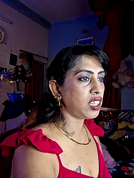 Snapshot of Love_Beauty01 chatting on June 15, 6:43 pm Love Beauty01 online show from June 15, 6:43 pm