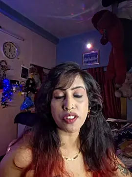 Snapshot of Love_Beauty01 chatting on June 18, 6:34 pm Love Beauty01 online show from June 18, 6:34 pm