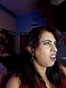 Snapshot of Love_Beauty01 chatting on June 22, 6:49 pm Love Beauty01 online show from June 22, 6:49 pm