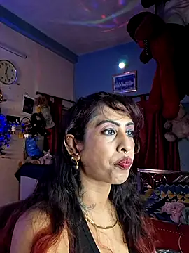 Snapshot of Love_Beauty01 chatting on June 27, 6:35 pm Love Beauty01 online show from June 27, 6:35 pm