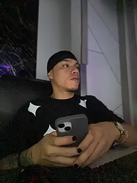 AlphaMasterXxx online show from October 31, 4:57 am