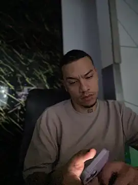 AlphaMasterXxx online show from November 6, 6:36 am