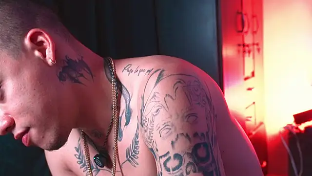 AlphaMasterXxx online show from March 10, 5:12 am