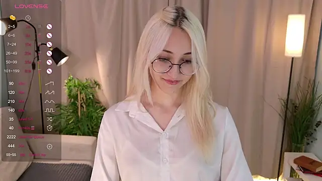 Snapshot of Marry_sharp chatting on October 21, 9:26 pm Marry sharp online show from October 21, 9:26 pm