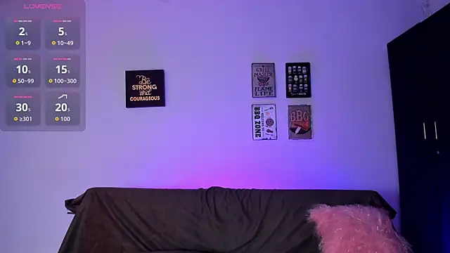 elizabethboltXXX online show from March 31, 7:47 pm