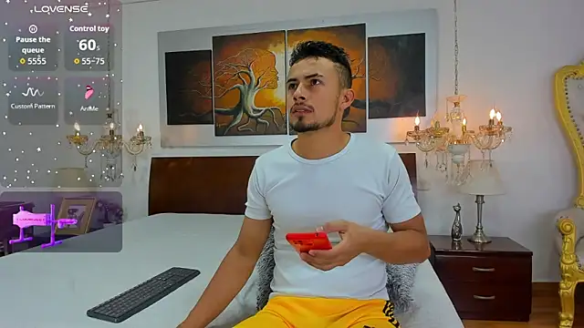 Valentiinoss online show from February 11, 8:47 pm