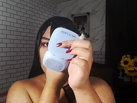 TSbrianaHugeCock online show from October 14, 7:47 pm