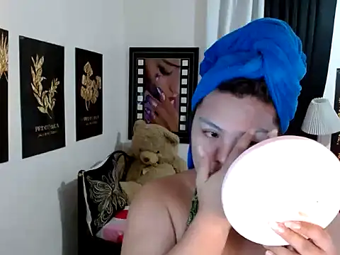 TSbrianaHugeCock online show from April 13, 2:11 pm