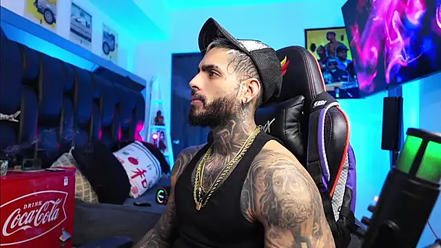 logan hugh8 online show from March 1, 12:40 pm