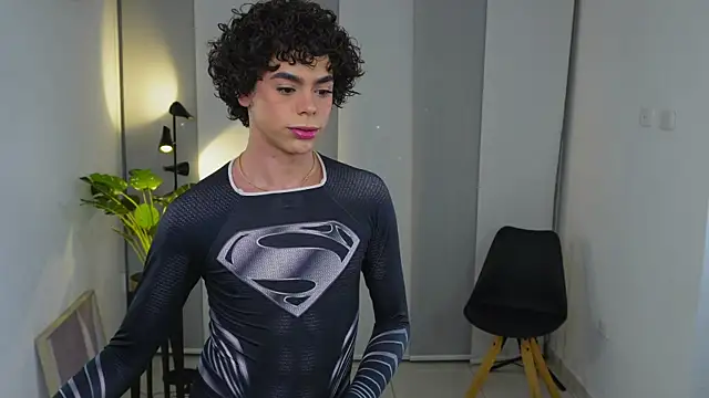 Snapshot of Timmyshy_ chatting on October 28, 12:47 am Timmyshy online show from October 28, 12:47 am