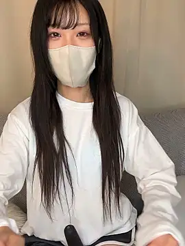 emiiiii1001 online show from December 17, 4:07 am