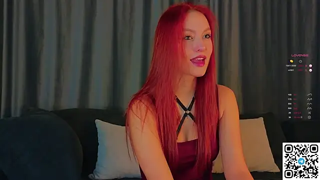 Snapshot of GildedKitten chatting on October 3, 5:32 pm GildedKitten online show from October 3, 5:32 pm