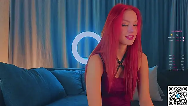 Snapshot of GildedKitten chatting on October 14, 6:09 pm GildedKitten online show from October 14, 6:09 pm