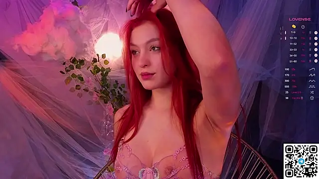 Snapshot of GildedKitten chatting on December 15, 5:50 pm GildedKitten online show from December 15, 5:50 pm