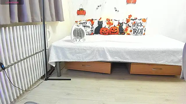 Snapshot of MilisaSweet777 chatting on October 24, 7:10 pm MilisaSweet777 online show from October 24, 7:10 pm