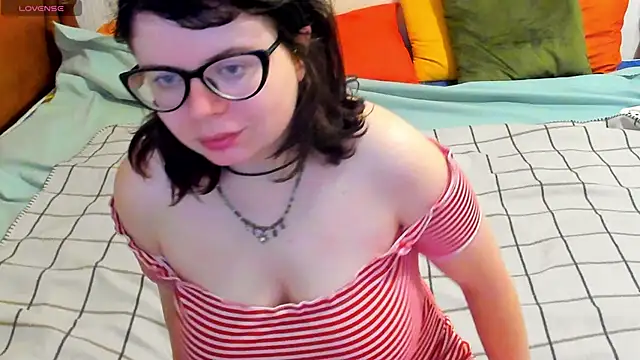 Snapshot of MilisaSweet777 chatting on November 19, 6:24 am MilisaSweet777 online show from November 19, 6:24 am