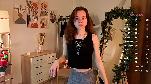 TiannaBorlace online show from January 12, 1:11 am