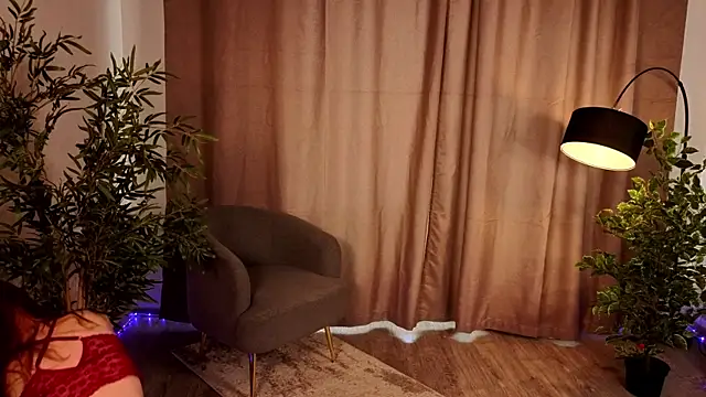 TiannaBorlace online show from April 11, 6:40 am