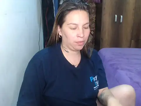 cloequeen15 online show from March 31, 11:27 pm