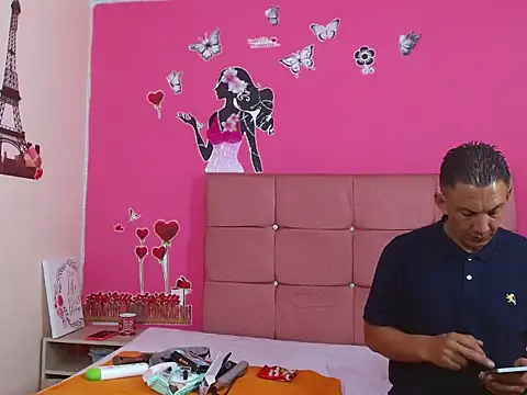 mollyandsam303av online show from November 28, 4:04 am