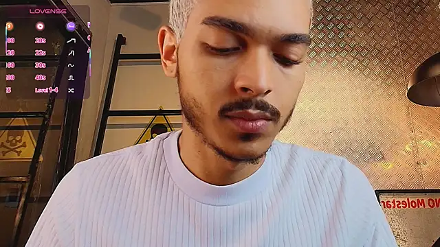 Snapshot of MarcusRain_ chatting on October 4, 3:59 am MarcusRain online show from October 4, 3:59 am