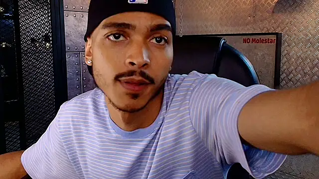 Snapshot of MarcusRain_ chatting on October 7, 3:36 am MarcusRain online show from October 7, 3:36 am