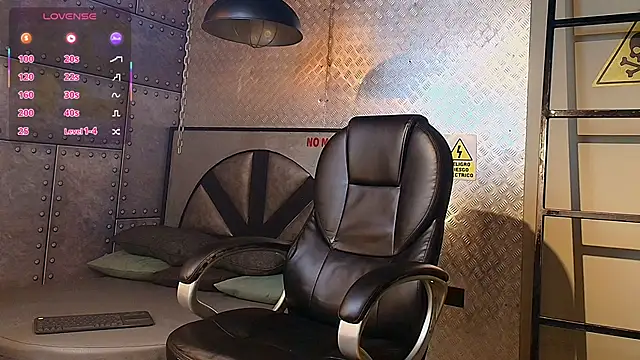 Snapshot of MarcusRain_ chatting on October 8, 3:04 am MarcusRain online show from October 8, 3:04 am