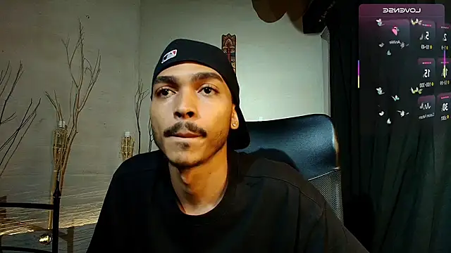 Snapshot of MarcusRain_ chatting on October 17, 7:27 pm MarcusRain online show from October 17, 7:27 pm